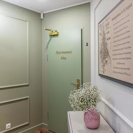 Vokey Studio 04 - Center Apartment